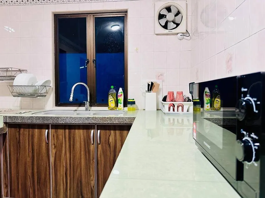 Beachside Antique Villa@14 Pax George Town Feriehus