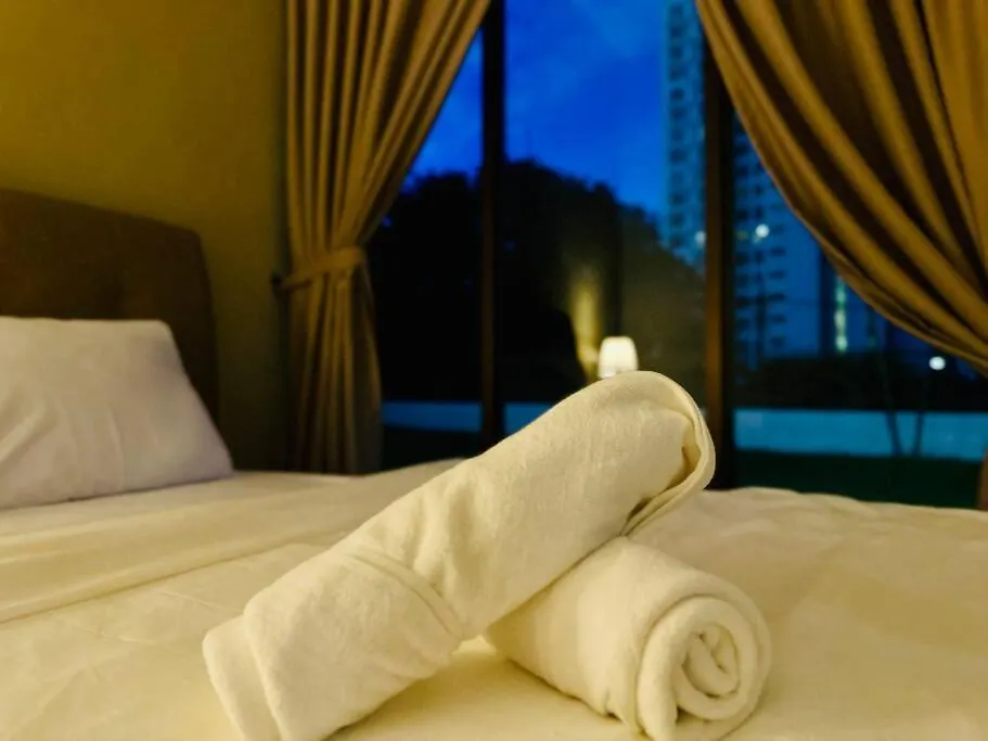 Holiday home Beachside Antique Villa@14 Pax George Town
