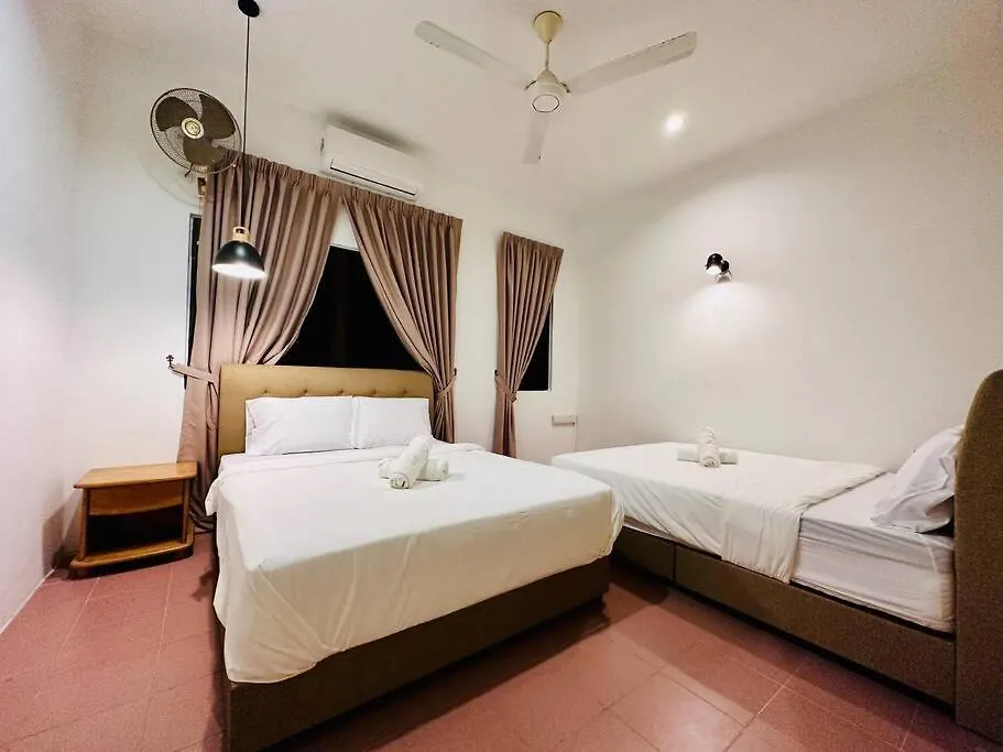 Holiday home Beachside Antique Villa@14 Pax George Town