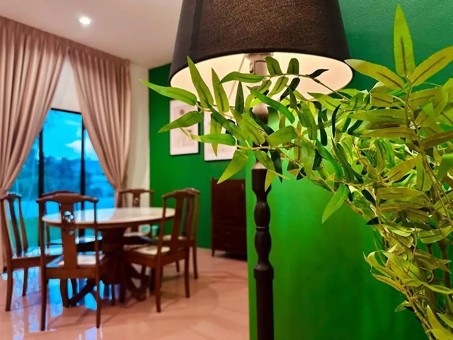 Beachside Antique Villa@14 Pax George Town 0*,  Malaysia