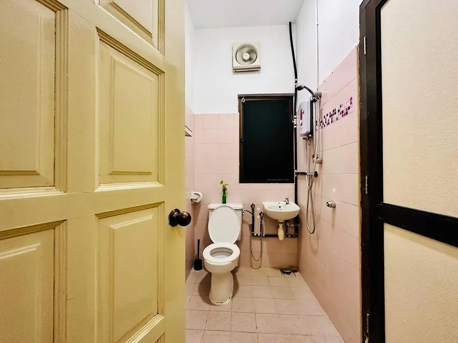 Beachside Antique Villa@14 Pax Τζωρτζ Τάουν 0*,  Μαλαισία