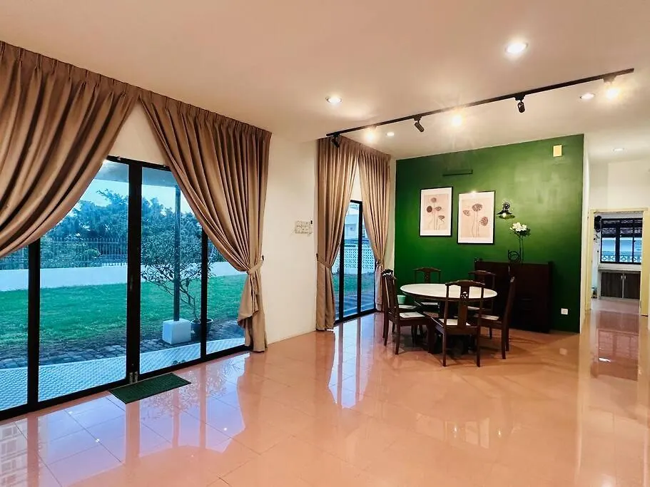 Beachside Antique Villa@14 Pax George Town Malaysia