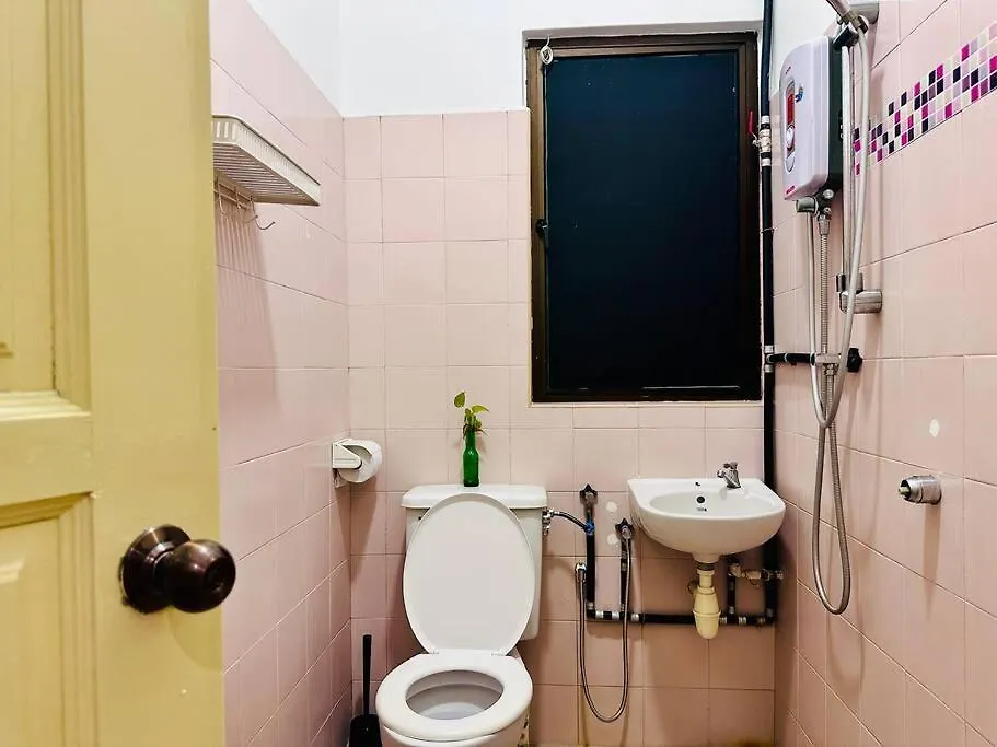 Beachside Antique Villa@14 Pax George Town 0*,