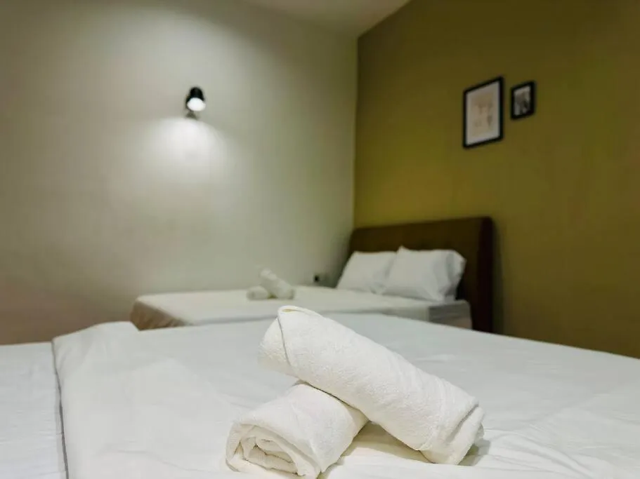 Beachside Antique Villa@14 Pax George Town
