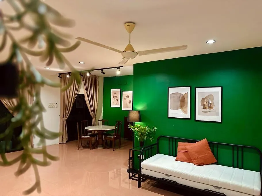 Beachside Antique Villa@14 Pax George Town Malaysia