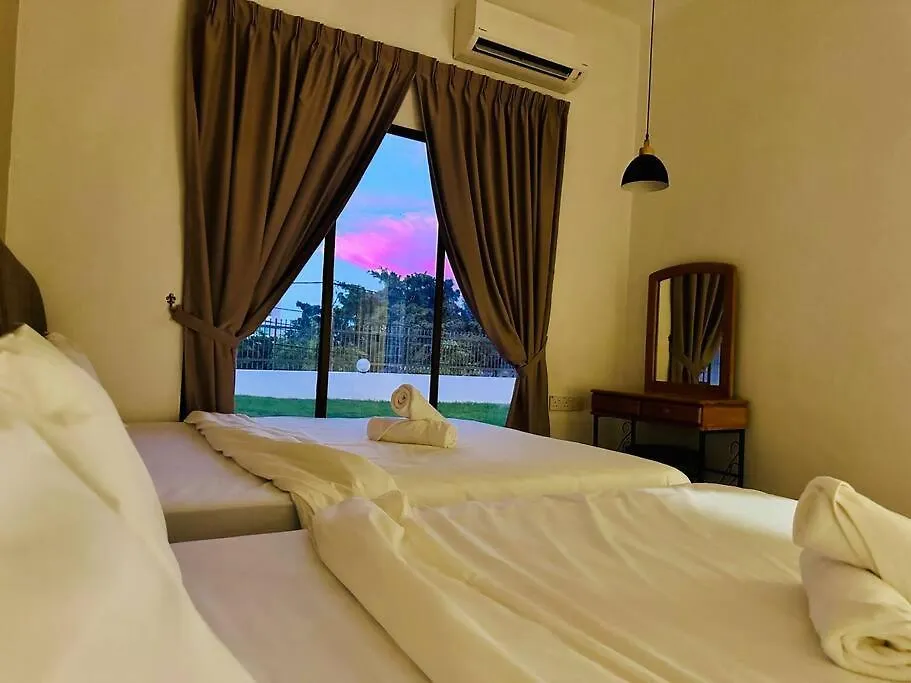 Beachside Antique Villa@14 Pax George Town 0*,  Malaysia