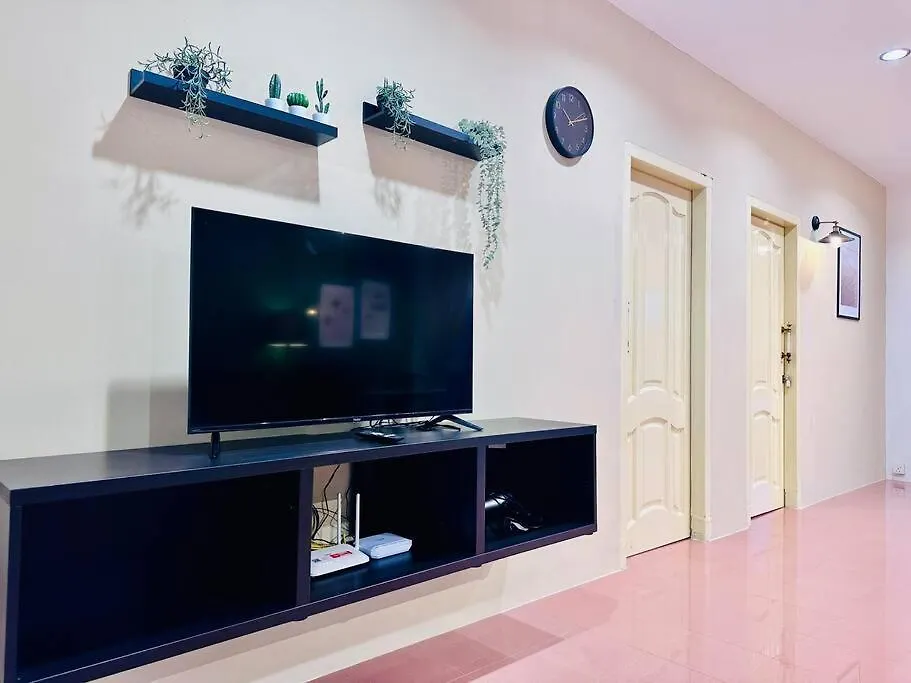 Holiday home Beachside Antique Villa@14 Pax George Town