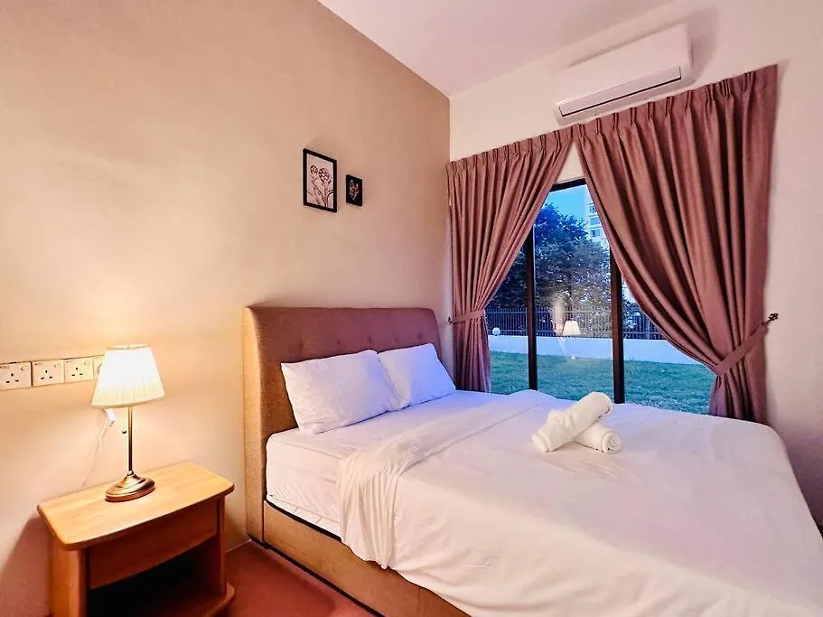 Holiday home Beachside Antique Villa@14 Pax George Town